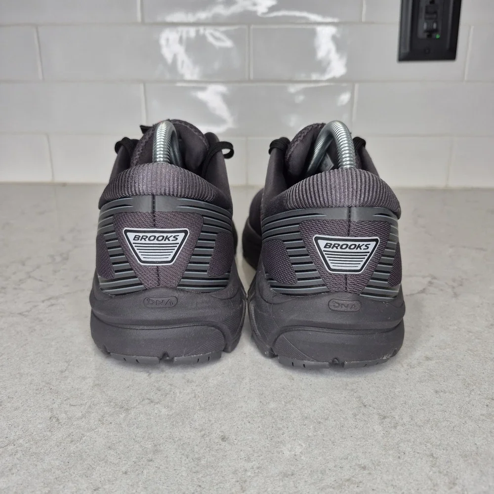 Brooks Mens‎ Addiction 14 Gray Red Athletic Running Shoes Size 8 EE Wide